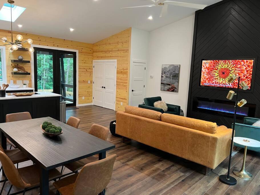 Modern Mountain Getaway With Hot Tub, Fire Pit Vila Sautee Nacoochee Exterior foto